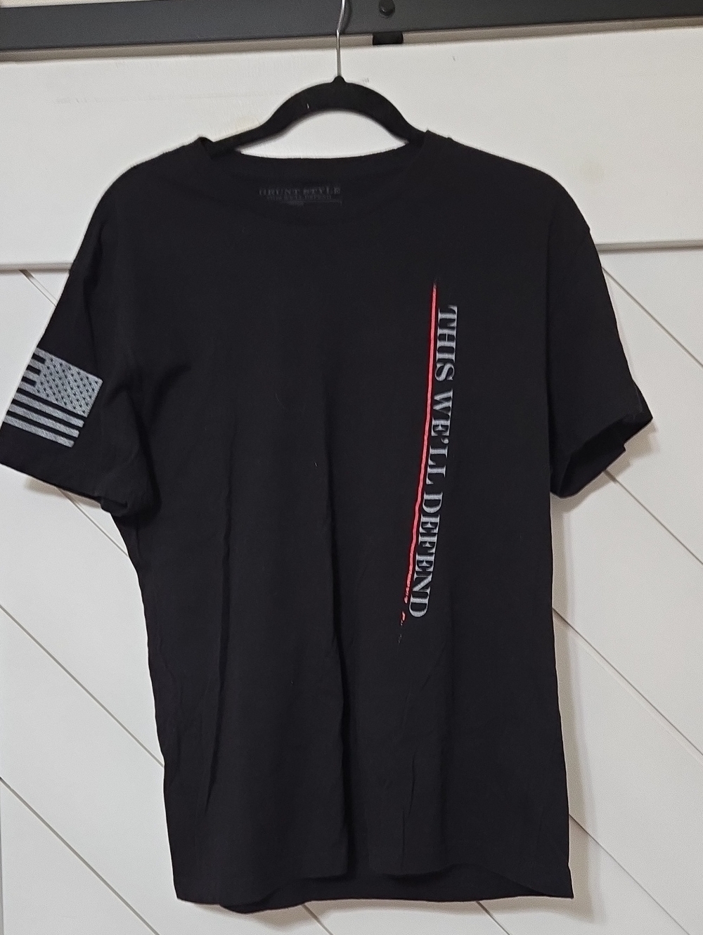 Grunt Style Black Short-Sleeve Tee with Vertical Red & White Graphic